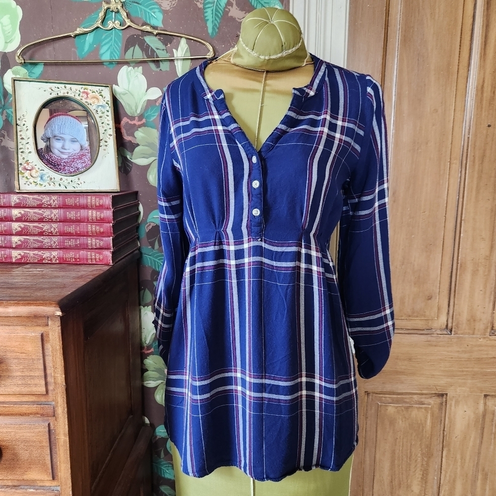 LED Luxe Essentials Plaid Top Size Small